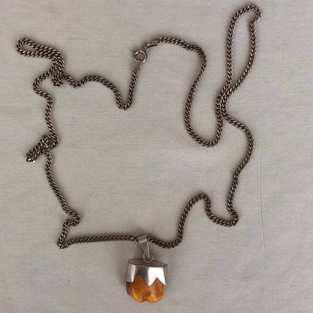 Butterscotch Baltic Amber pendant on silver necklace. - Picture 8 of 14